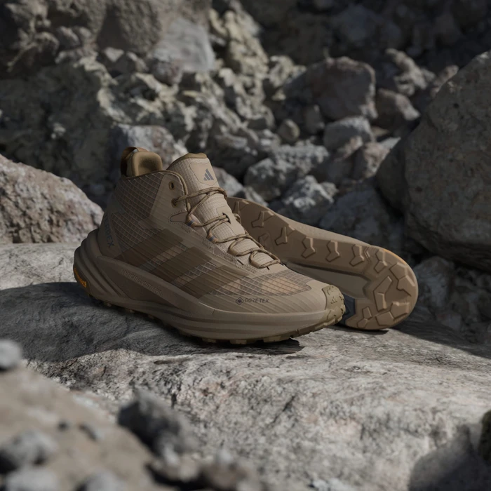 adidas Terrex Freehiker 3 Gore-Tex Mid khaki six/brown oxide/dark brown (Herren)