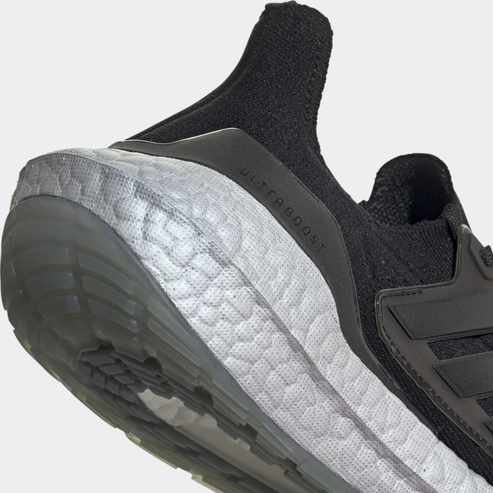 adidas Ultraboost 21 core black/blue oxide (Damen)