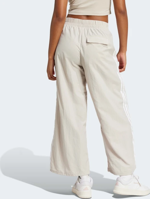 adidas Essentials 3-Streifen Lifestyle Woven Parachute Trainingshose lang beige/weiß (Damen)
