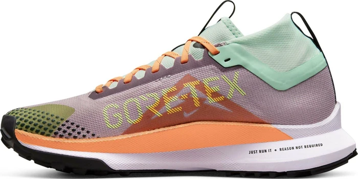 Nike React Pegasus Trail 4 Gore-Tex purple smoke/enamel green/ghost green/peach cream (Damen)