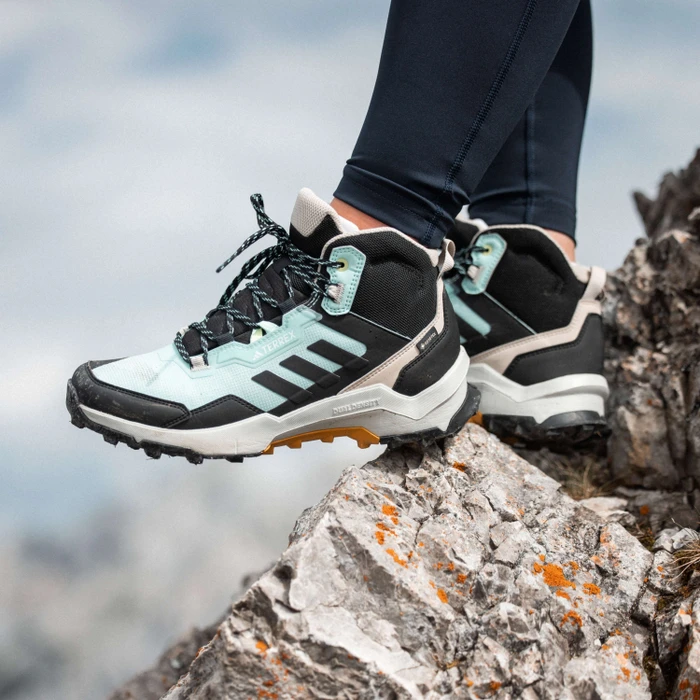 adidas Terrex AX4 Mid GTX semi flash aqua/core black/preloved yellow (Damen)