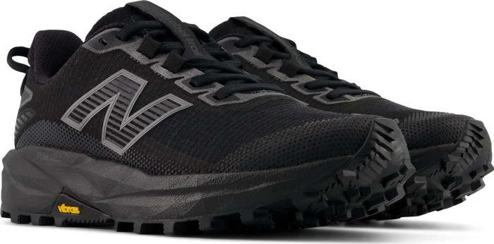 New Balance FuelCell Rebel Trail black/black metallic (Damen)