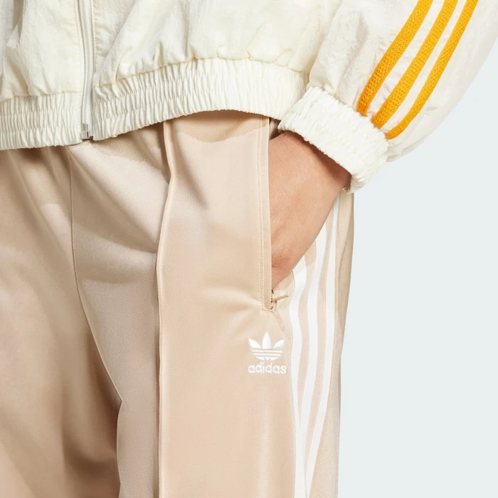 adidas Firebird Loose Trainingshose lang magic beige (Damen)