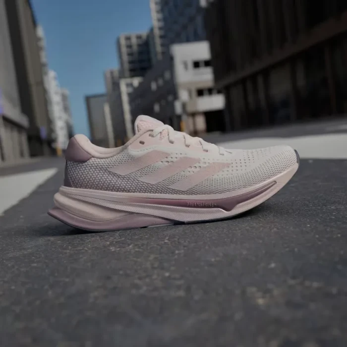 adidas Supernova Solution off white/sandy pink metallic/sandy pink (Damen)