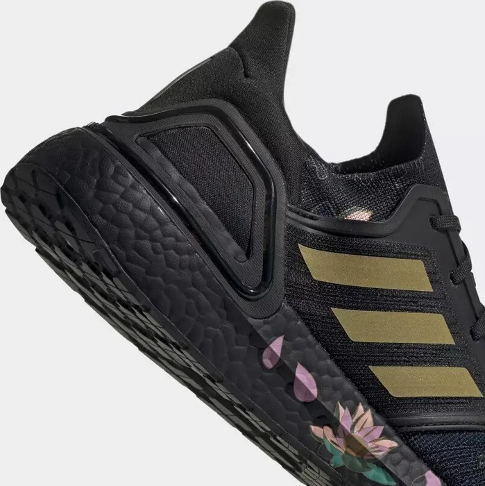 adidas Ultraboost 20 core black/gold metallic/signal coral (Herren)