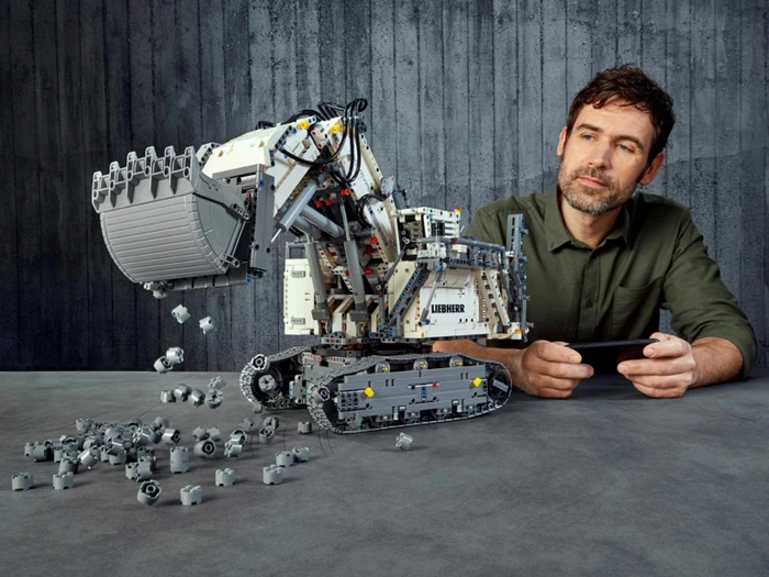 LEGO Technic - Liebherr Bagger R 9800