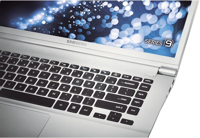 Samsung ATIV Book 9 - 900X4D, silber, Core i5-3317U, 4GB RAM, 128GB SSD, DE