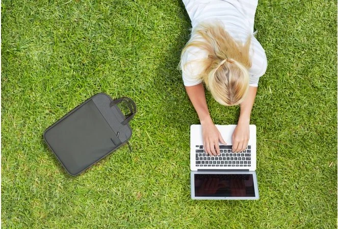 Kensington Eco-Friendly 12" Laptop Tasche schwarz