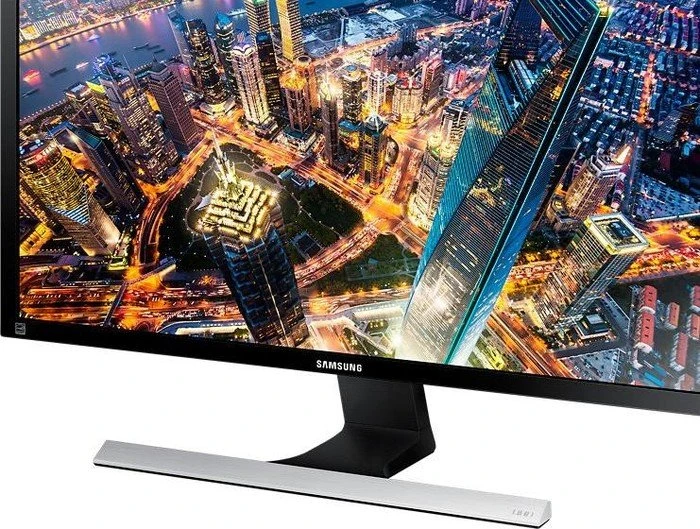 Samsung UE590, 28"