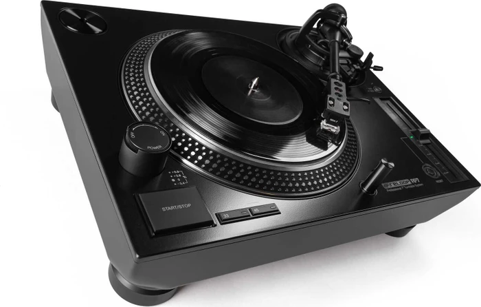 Reloop RP-7