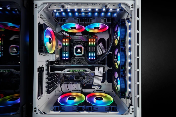 Corsair Crystal Series 680X RGB, weiß, Glasfenster