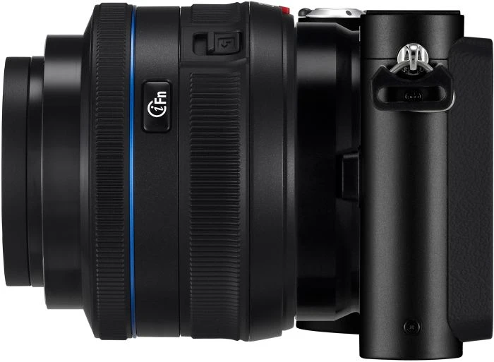 Samsung NX200 schwarz mit Objektiv NX 20-50mm 3.5-5.6 i-Function