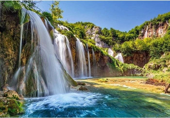 Castorland Land of the Falling Lakes