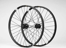 CrankBrothers Synthesis E Carbon 28H/32H 18mm/29.5mm 27.5" 15x110 TA/12x148 TA SRAM XD 6-Loch Disc Laufradsatz
