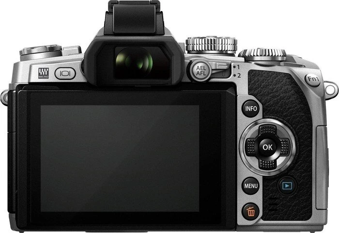 Olympus OM-D E-M1 silber mit Objektiv M.Zuiko digital ED 12-50mm 3.5-6.3 EZ