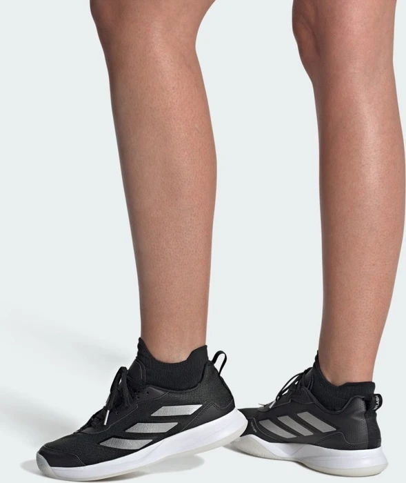adidas Avaflash Low core black/silver metallic/cloud white (Damen)