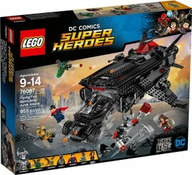LEGO DC Universe Super Heroes - Flying Fox: Batmobil-Attacke aus der Luft