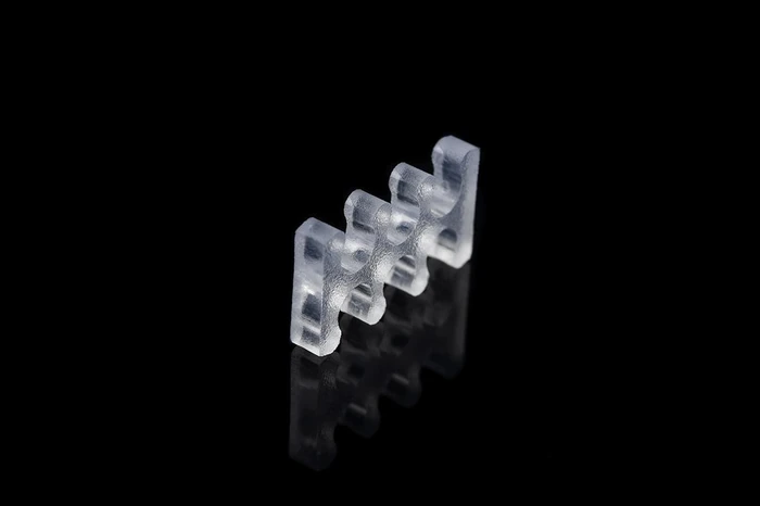 Alphacool Eiskamm X6 Kabelkamm 3mm, klar, 4er-Pack