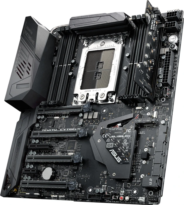 ASUS ROG Zenith Extreme (AMD TR4)