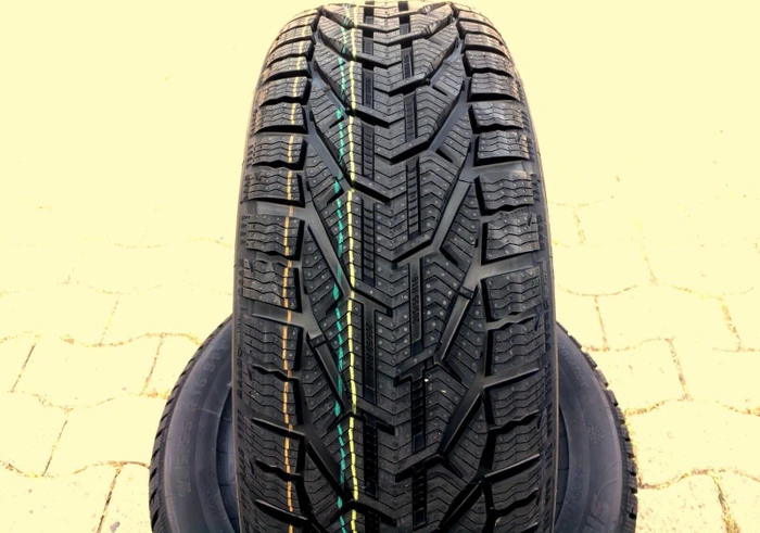 Kormoran Snow 215/60 R16 99H XL