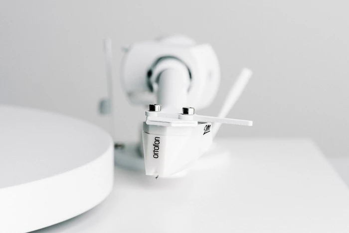 Pro-Ject Debut PRO White Edition
