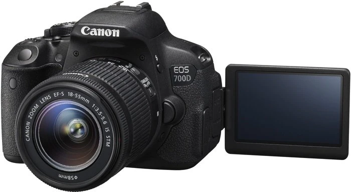 Canon EOS 700D mit Objektiv EF-S 18-55mm 3.5-5.6 IS STM