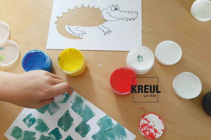 Kreul Mucki Fingerfarbe Farben Spiel Kiste - Wir malen Stacheln, Fell und Schuppen, Set 5 Stück 50ml