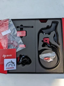 SRAM Red eTap AXS HRD mit hydraulischen Scheibenbremsen Komplettgruppe 1x12
