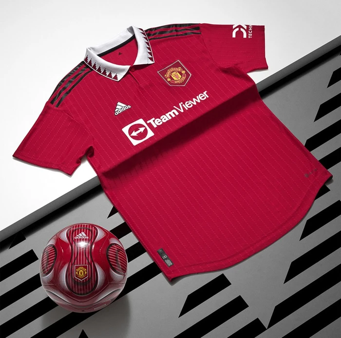 adidas Manchester United Authentic 2022/2023 Heimtrikot real red (Herren)