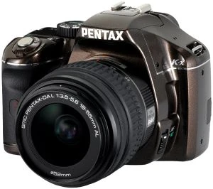 Pentax K-x braun mit Objektiv smc DA L 18-55mm 3.5-5.6 AL