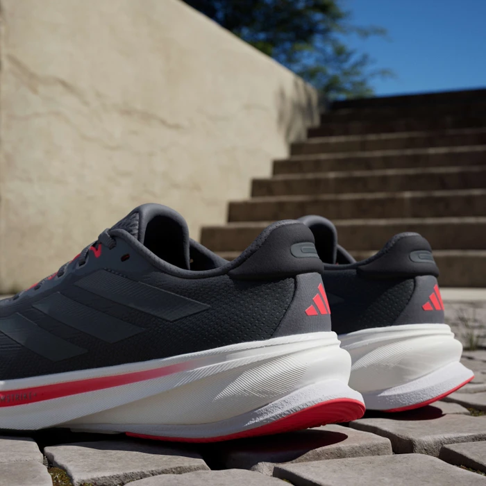 adidas Supernova Rise 2 grey five/night metallic/lucid red (Herren)