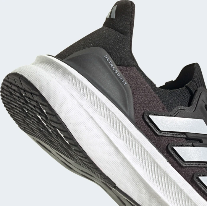 adidas Ultraboost 5 core black/cloud white/iron metallic (Damen)