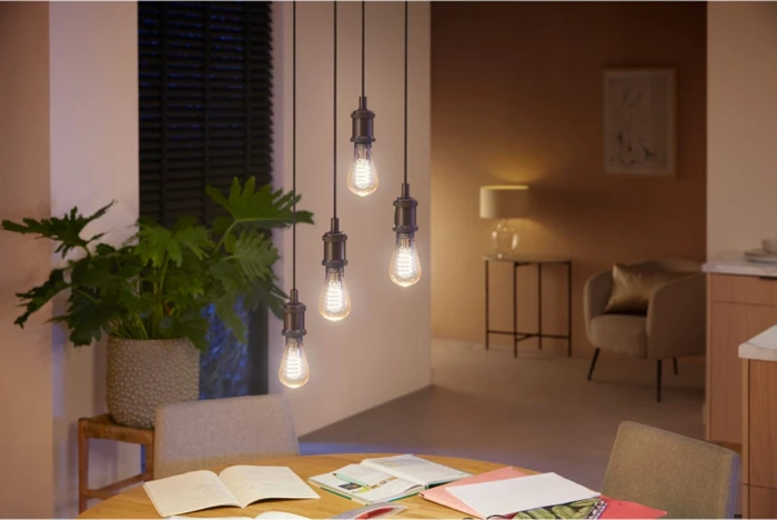Philips Hue White Ambiance 550 Filament Edison E27 7W ST64