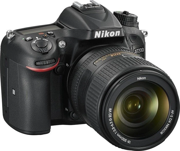 Nikon D7200 mit Objektiv AF-S DX 18-300mm 3.5-6.3 G ED VR