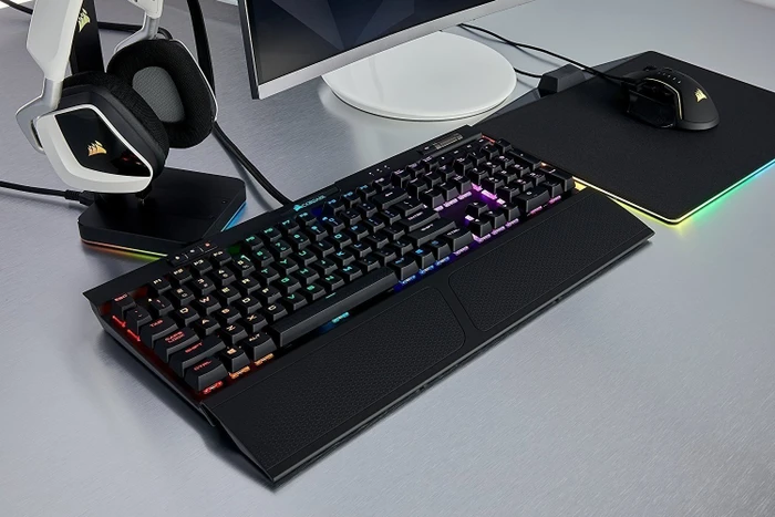 Corsair Strafe RGB MK.2, MX SILENT RGB RED, USB, IT