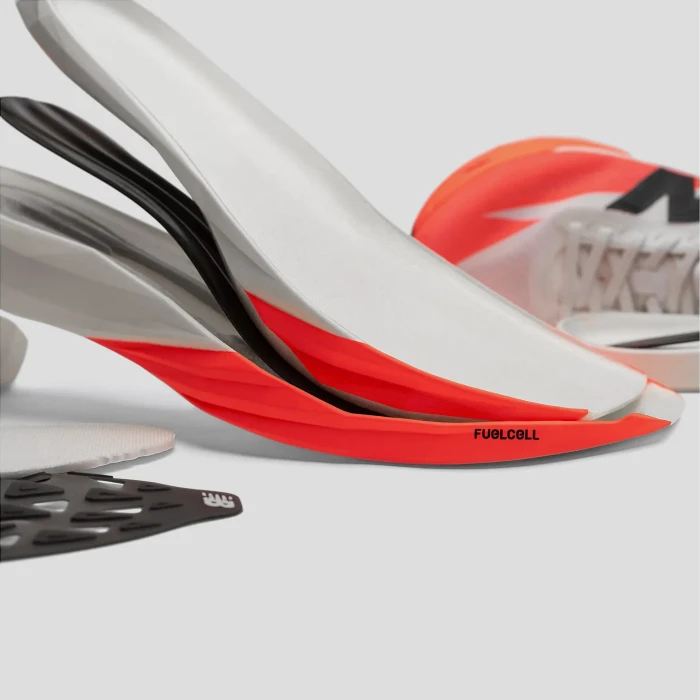 New Balance FuelCell SuperComp Elite v5 urgent red/white/black (Damen)