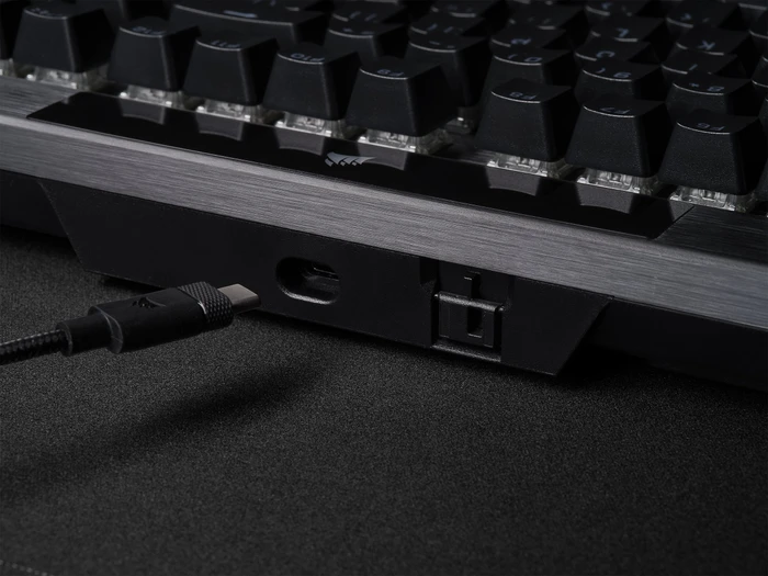Corsair Gaming K70 RGB PRO, MX SPEED RGB Silver, USB, DE
