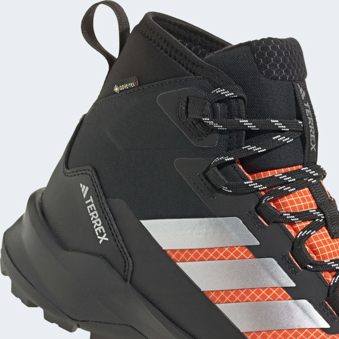 adidas Terrex Skychaser AX5 Mid GTX Climawarm+ core black/silver metallic/semi impact orange (Herren)