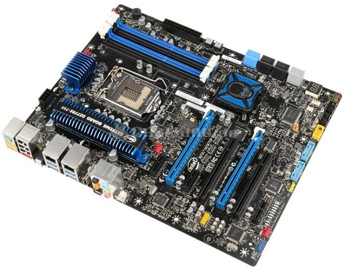 Intel Extreme Series DZ77RE-75K (Intel 1155)