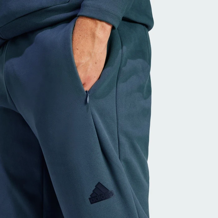 adidas Z.N.E. Winterized Trainingshose lang legend ivy (Herren)