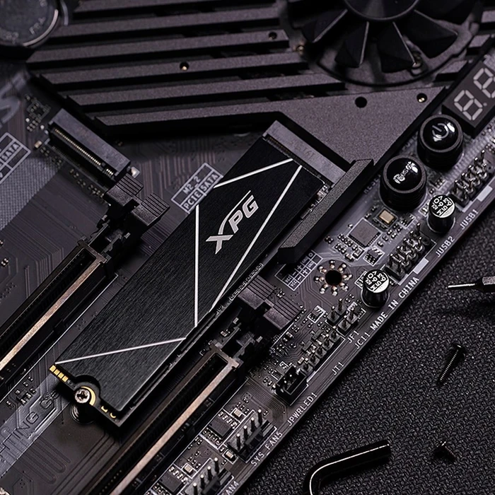 ADATA XPG Gammix S70 Blade 8TB, M.2 2280 / M-Key / PCIe 4.0 x4, Kühlkörper