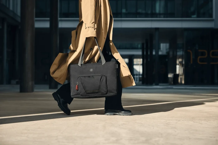 Wenger Motion Deluxe Tote 15.6", schwarz