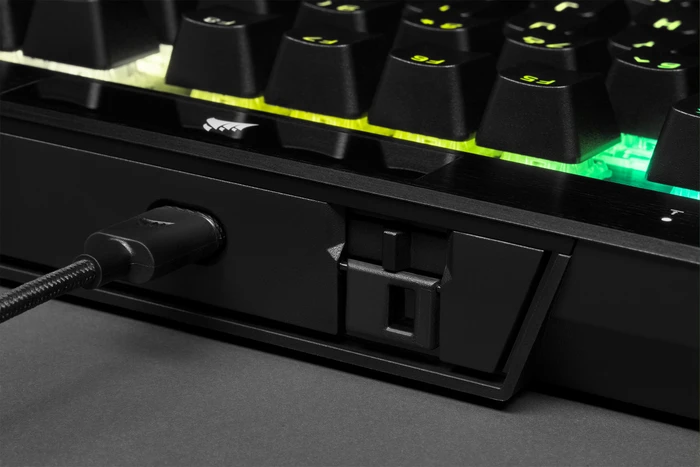 Corsair Gaming K70 RGB TKL - Champion Series, MX SPEED RGB Silver, USB, DE