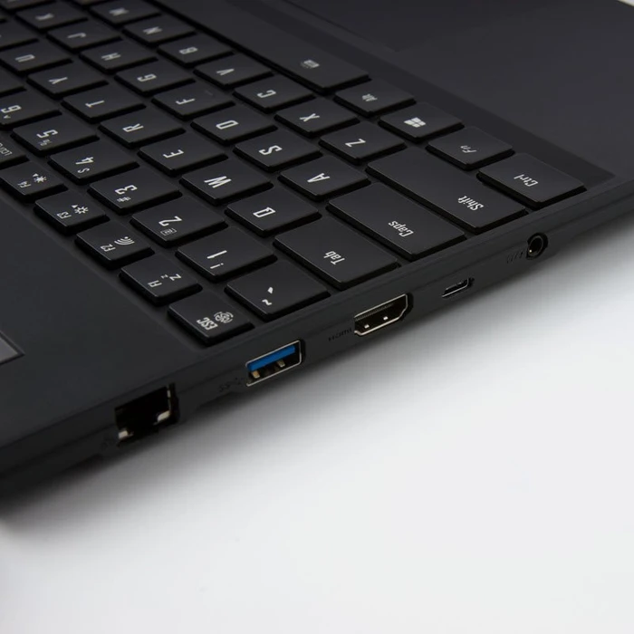 GIGABYTE AERO 15-W9, Core i7-8750H, 16GB RAM, 512GB SSD, GeForce RTX 2060, DE