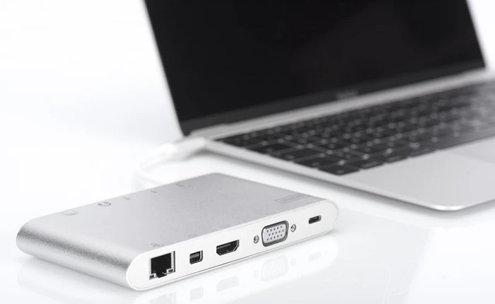 Digitus Universal Docking Station silber, Multiport, USB-Hub, Dual-Slot-Cardreader, USB-C 3.0 [Stecker]