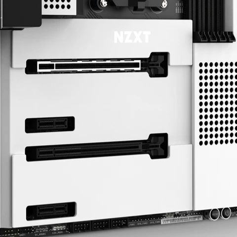 NZXT N7 B550 White (AMD AM4)