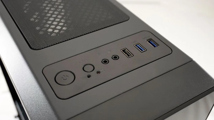 LC-Power Gaming 703B Quad Luxx, Glasfenster