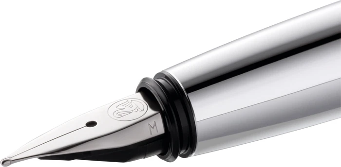 Pelikan Pura P40 dunkelgrau/silber, rechte Hand, mittel