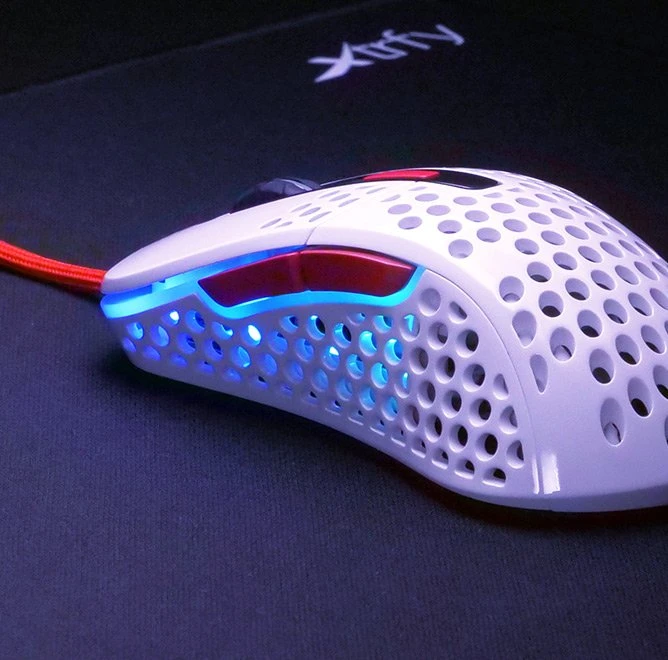 Xtrfy M4 RGB Tokyo Limited Edition, USB