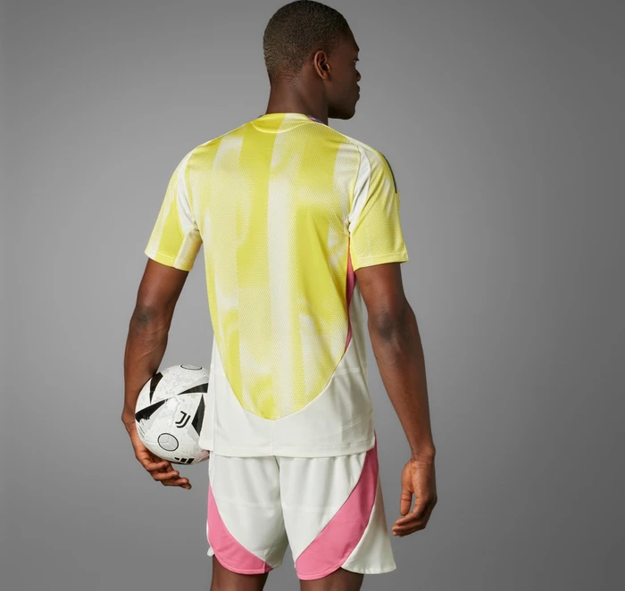 adidas Juventus Turin Authentic 2024/2025 Auswärtstrikot pure sulfur (Herren)